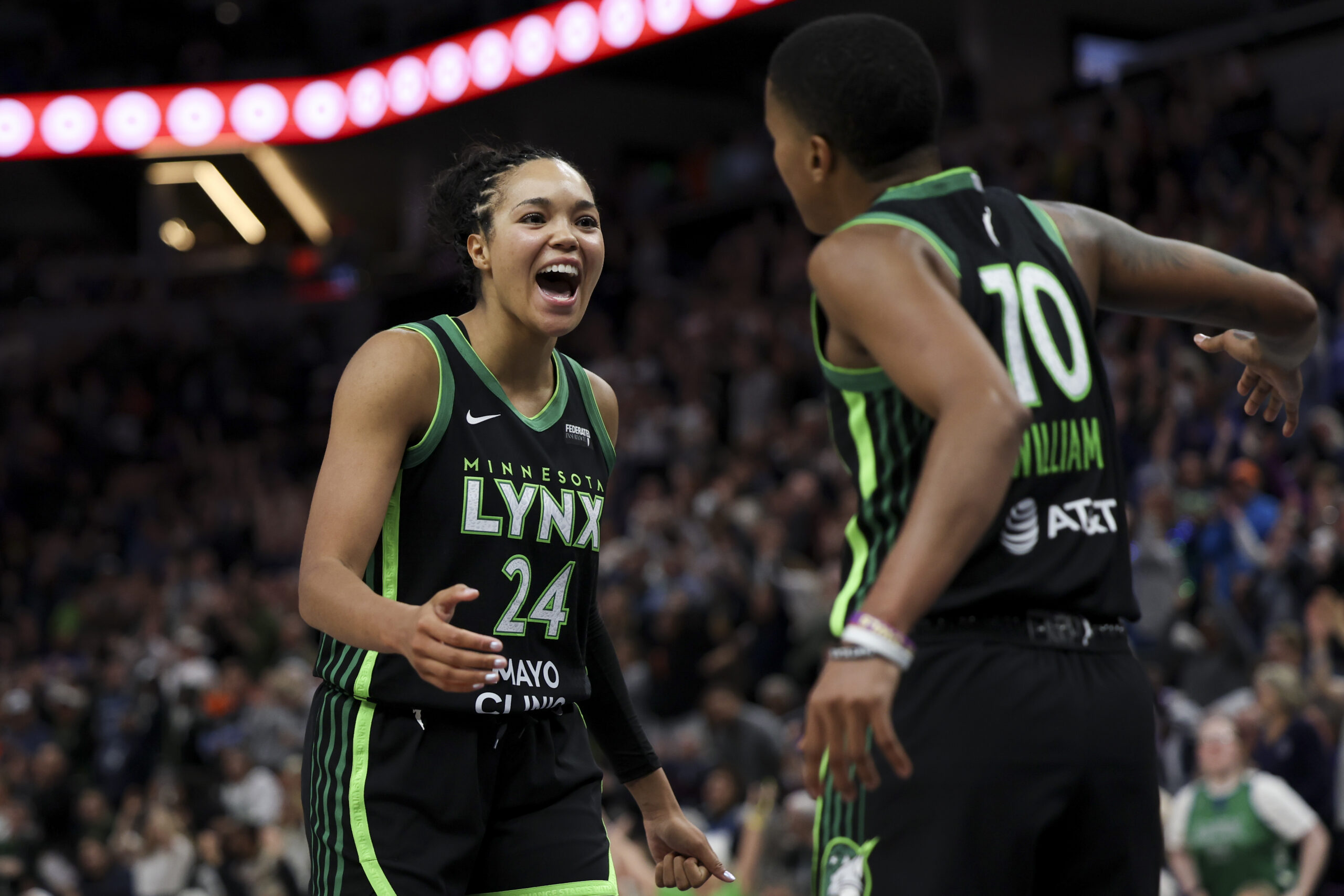 Lynx Re-Sign Forward Napheesa Collier